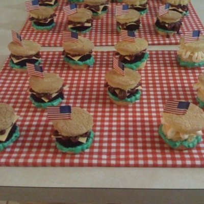 Hamburger Cupcakes