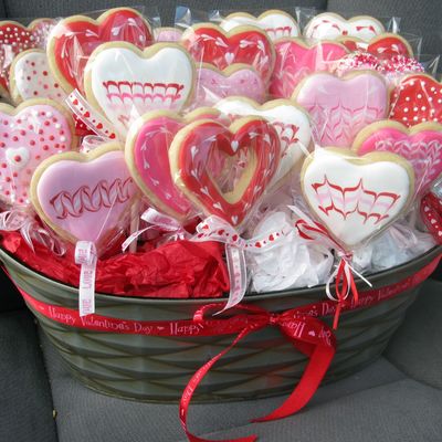 Cookie Pops In Basket