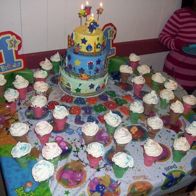 Backyardigans Cake & Ice Cream Cone Cupcakes