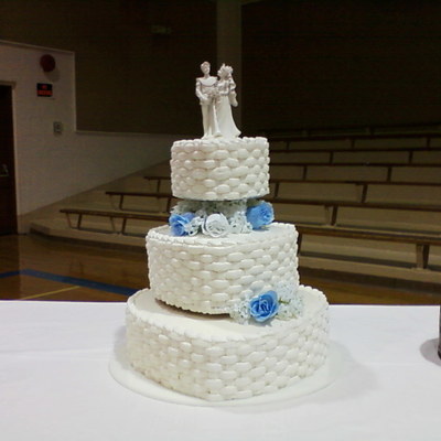 Basket Weave Hearts Wedding Cake