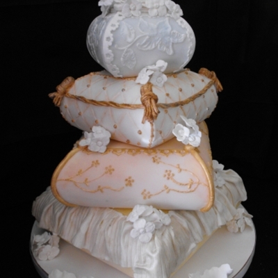 Rustic Pillow Wedding Cake