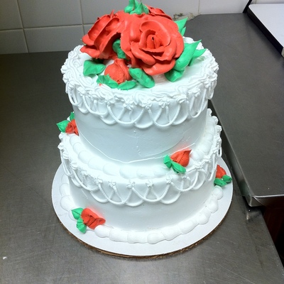 Round Wedding Cake With String Work