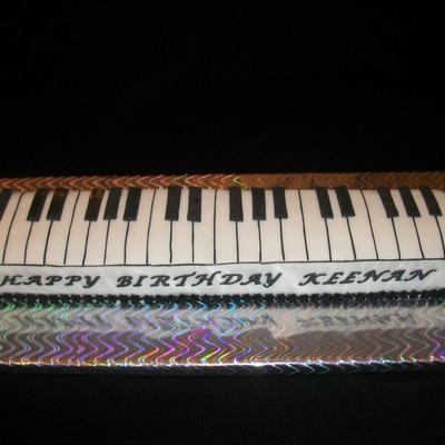Piano Keyboard Cake