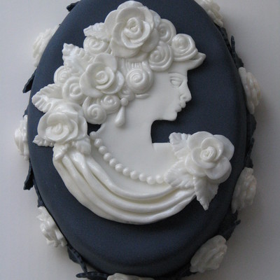 Cameo Mother's Day Cake