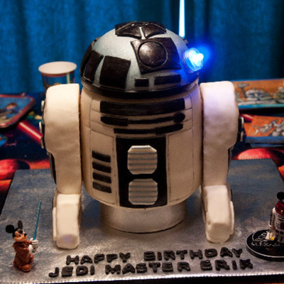 R2-D2 Cake