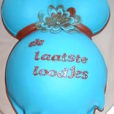 Pregnant Belly Cake