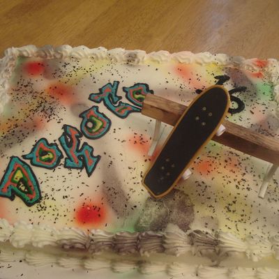 Skateboarding Graffiti Cake