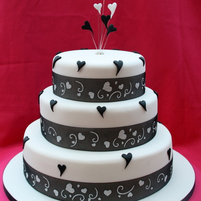 Fluted Hearts Cake