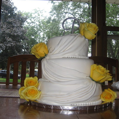 Yellow Rose Wedding Cake