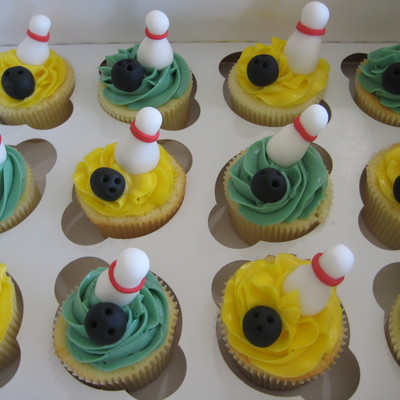 Bowling Cupcakes