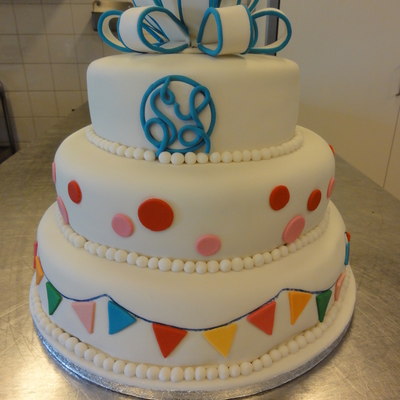 Round Weddingcake With Items Wedding Invitation