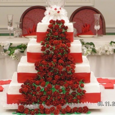 Red And White Square Wedding Cake