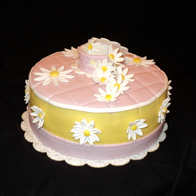 Course 4 Daisy Cake