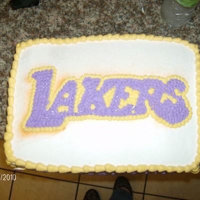 Laker's Cake