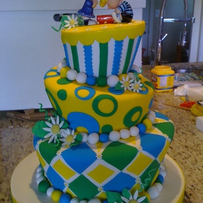 Peanuts Topsy-Turvy Wedding Cake