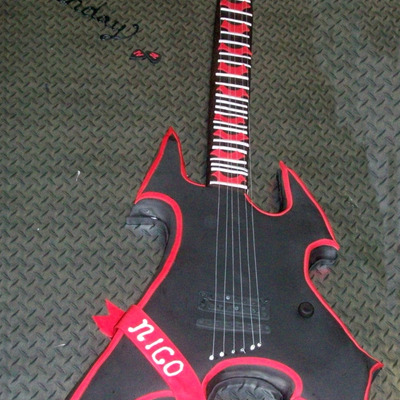 Guitar Cake