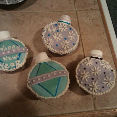 Holiday Ornament Cupcakes