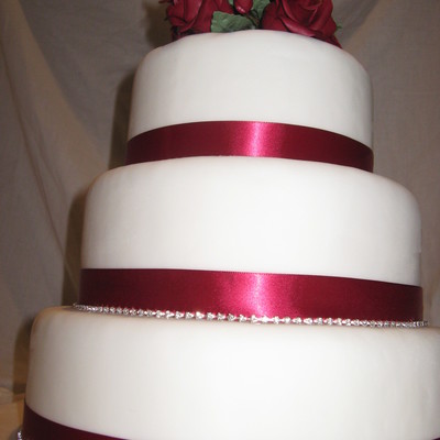 Red Wedding With Sugarflowers