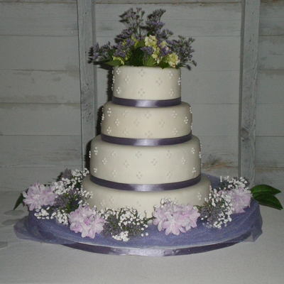 Round Wedding Cake