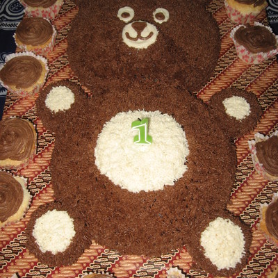 Teddy Bear Birthday Cake