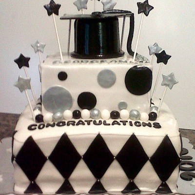 Black & White Grad