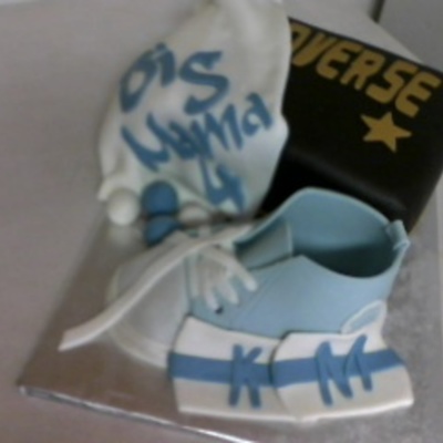 Converse Sneaker And Box