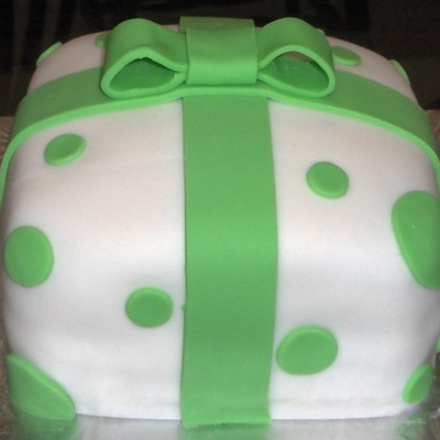 Gift Wrapped Present Cake