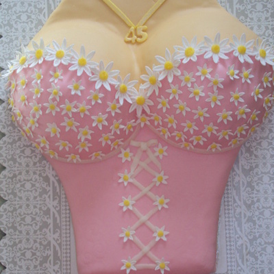 Bra Cake