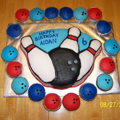 Kids Bowling Cake