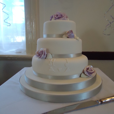 Three Tier Round Wedding Cake