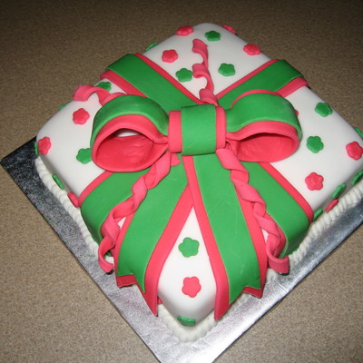 Red And Green Gift Cake