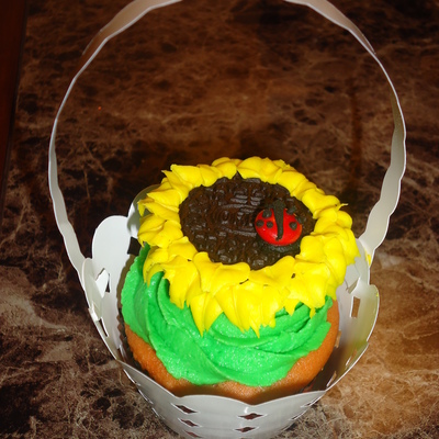 Sunflower Basket Cupcakes