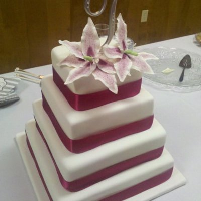 Stargazer Lilies On Square Cake