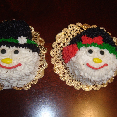 Snowman Mini Cakes
