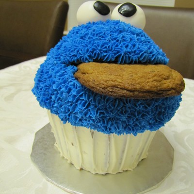 Giant Cookie Monster Cupcake