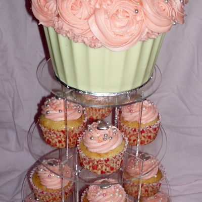 Strawberry And Champagne Giant Cupcake
