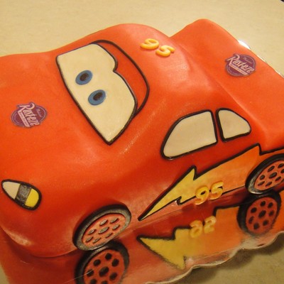 Lightning Mcqueen Cake