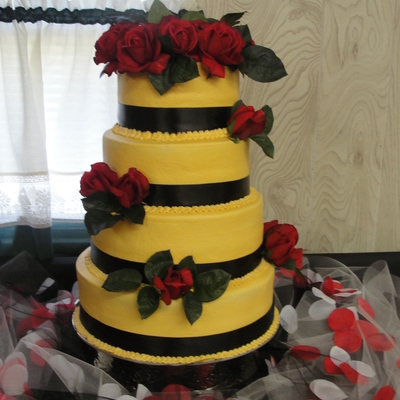 Wedding/anniversary Cake