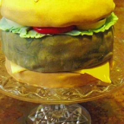 Beckys Burger Cake