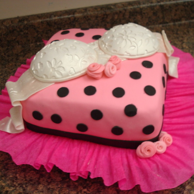 Bra Cake