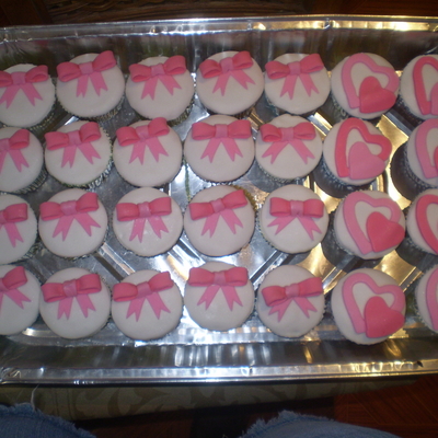 Bow And Heart Cupcakes
