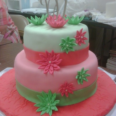 Cookies And Cream Cake With Daisy Accents