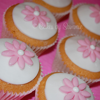 Flower Fondant Cupcakes