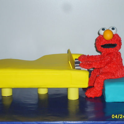 Elmo And Piano