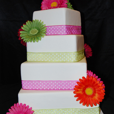 Gerber Daisy Cake