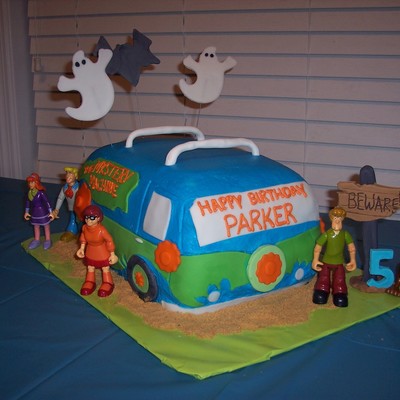 Scooby Doo Mystery Machine Cake