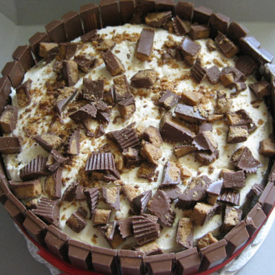 Reese's Cup Barrel Cake