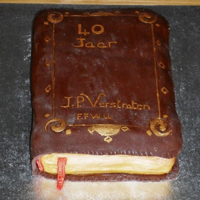 Old Book Cake