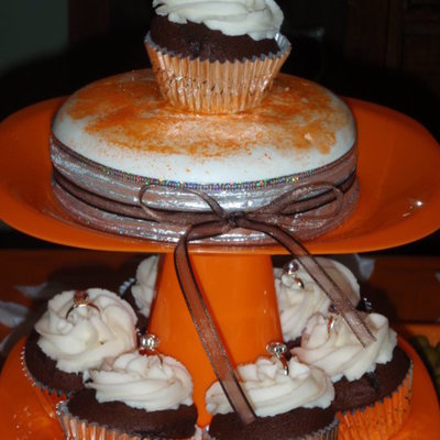 Bridal Shower Cake And Cupcakes