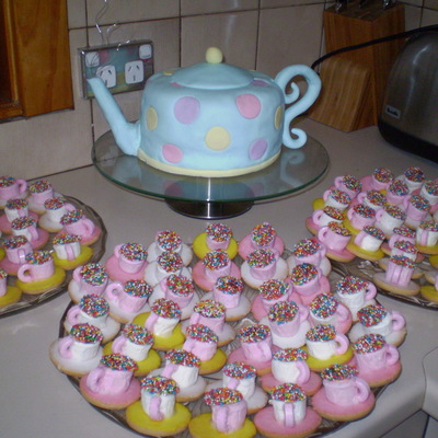 Poke-A-Dot Teapot, With Tictoc Teacups